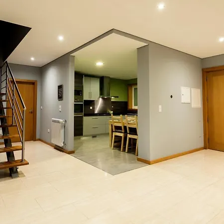 Golden Waves Surf And Yoga Furadouro