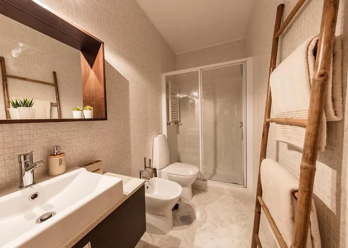 Golden Waves Surf And Yoga Furadouro * אובאר