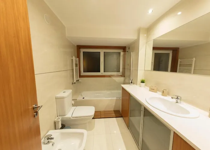 Golden Waves Surf And Yoga Furadouro *