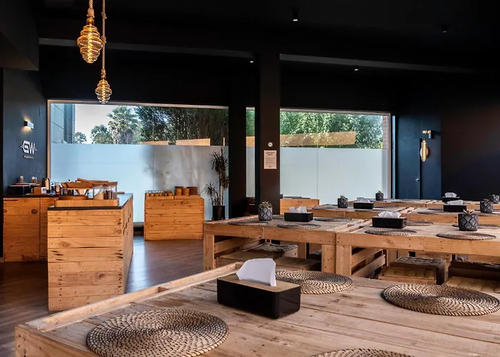 אכסניה Golden Waves Surf And Yoga Furadouro *