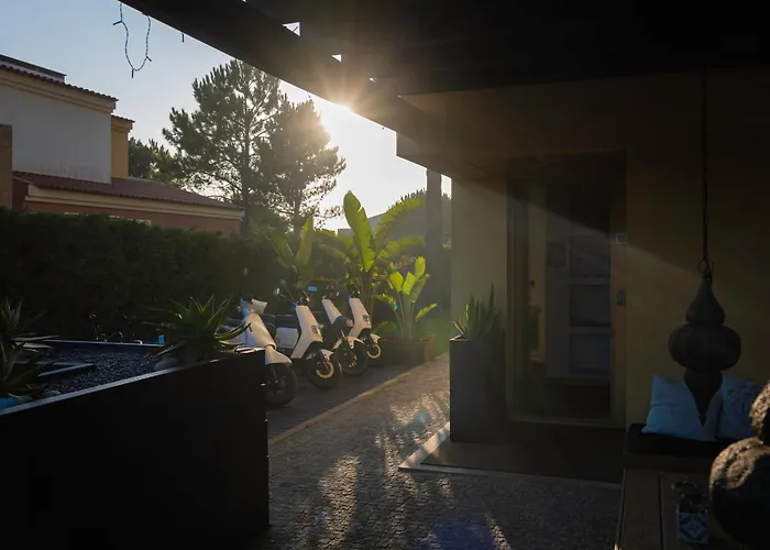 Golden Waves Surf And Yoga Furadouro אכסניה