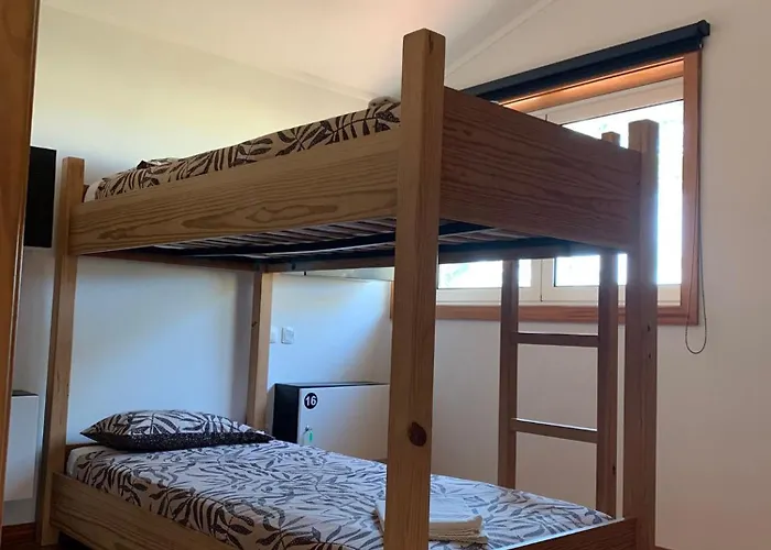 אכסניה Golden Waves Surf And Yoga Furadouro