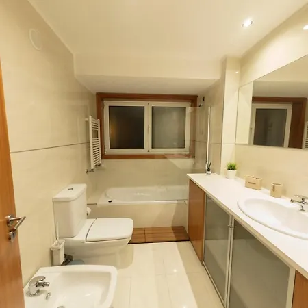 Golden Waves Surf And Yoga Furadouro *