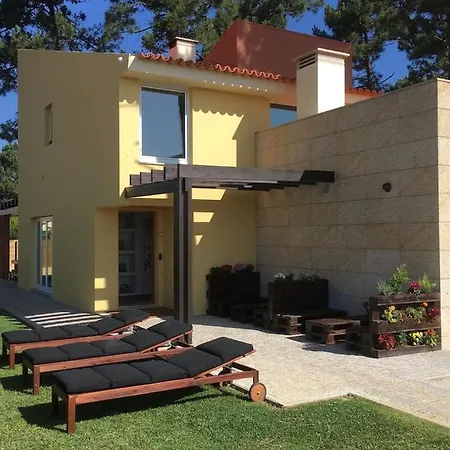 Golden Waves Surf And Yoga Furadouro Hostel *