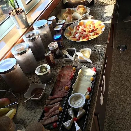 Golden Waves Surf And Yoga Furadouro